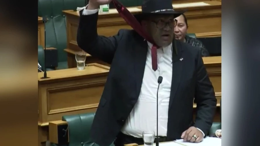 Yeni Zelanda parlamentosunda ‘kravat