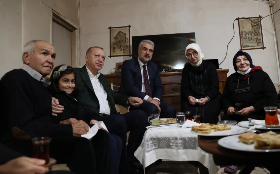 Cumhurbaşkanı Erdoğan, Hatem Kurt’u evinde ziyaret etti