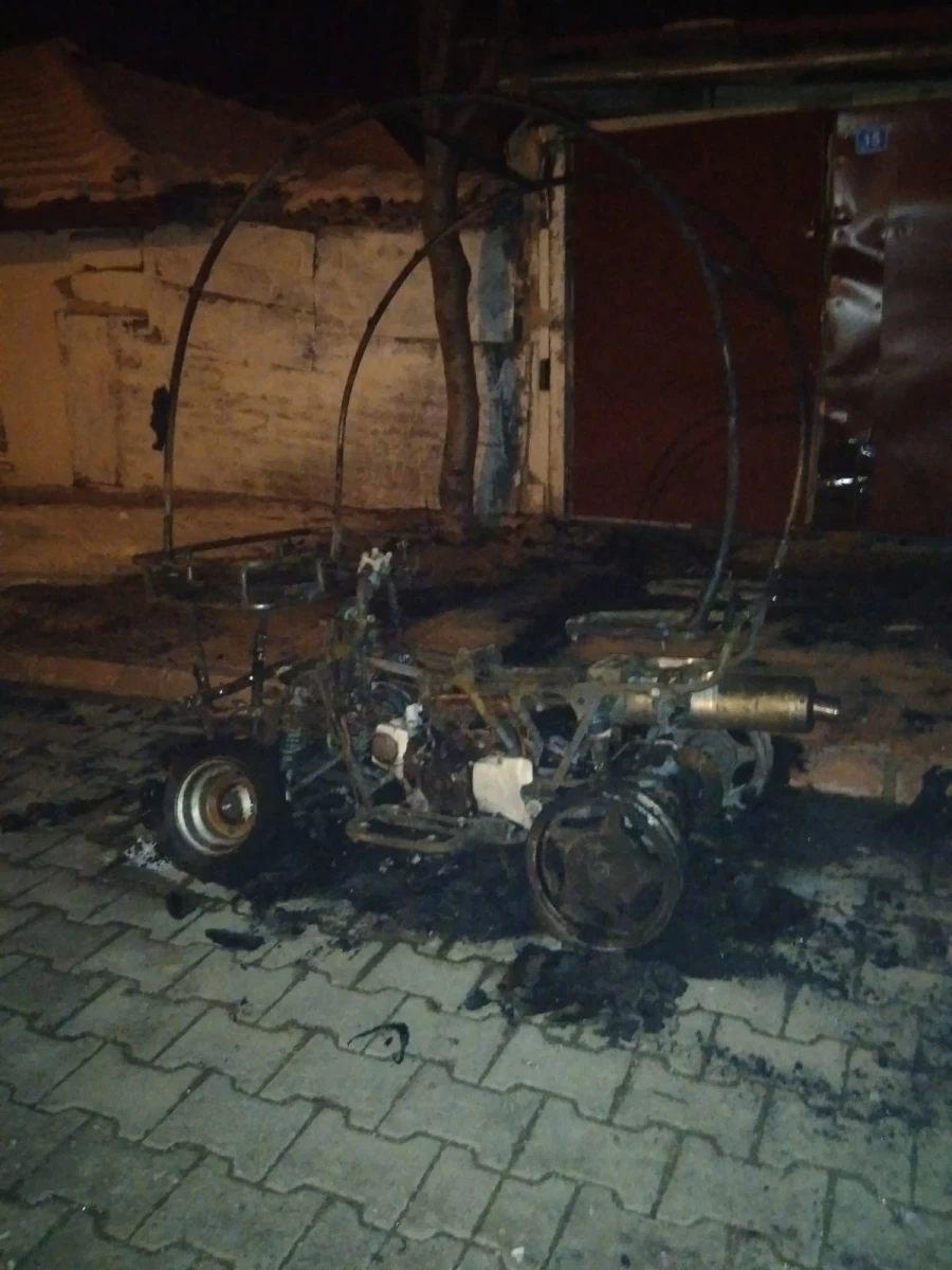 En küçük kadın esnafın ATV motoru yandı: Polis inceleme başlattı   