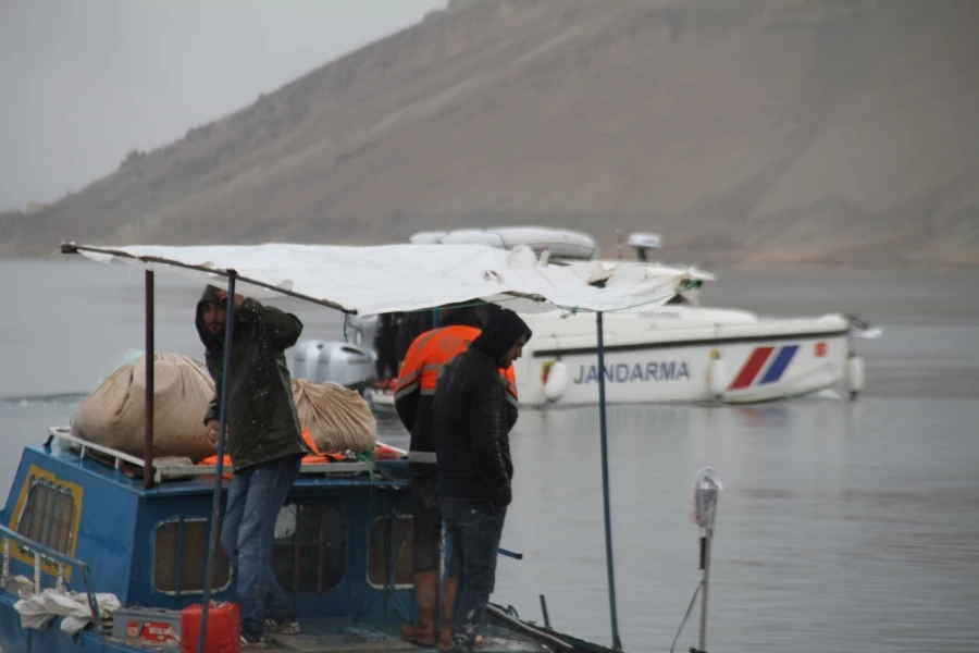  Suda kaybolan balıkçının bulunması için çalışmalar sürüyor 