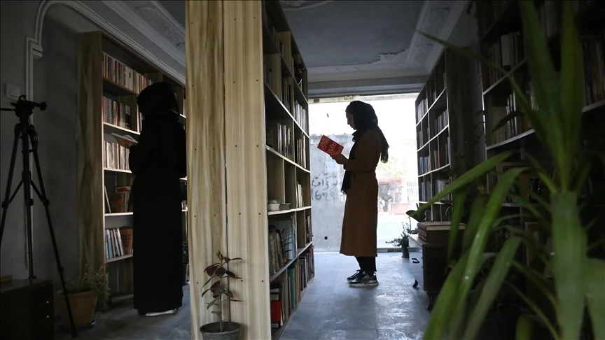 Kız öğrencilere eğitim engeline Afgan liderlerden tepki