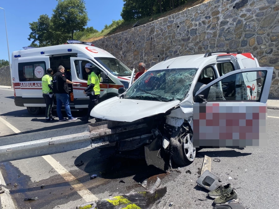 Maltepe’de ticari araç bariyerlere saplandı: 2 yaralı 