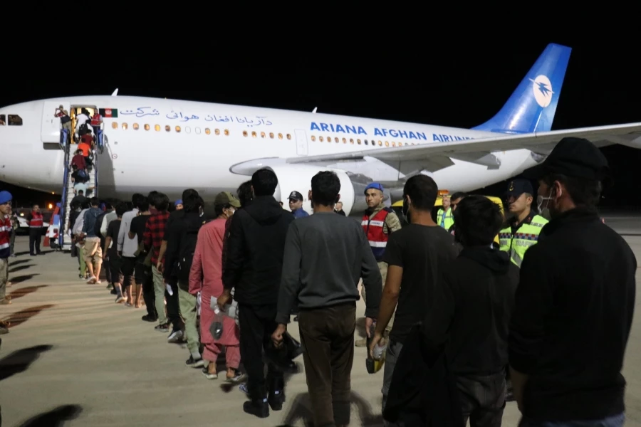  227 düzensiz göçmen sınır dışı edildi