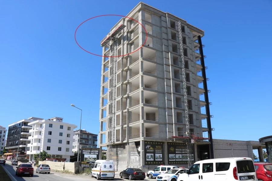 Samsun’da 9. kattan düşen inşaat işçisi ağır yaralandı