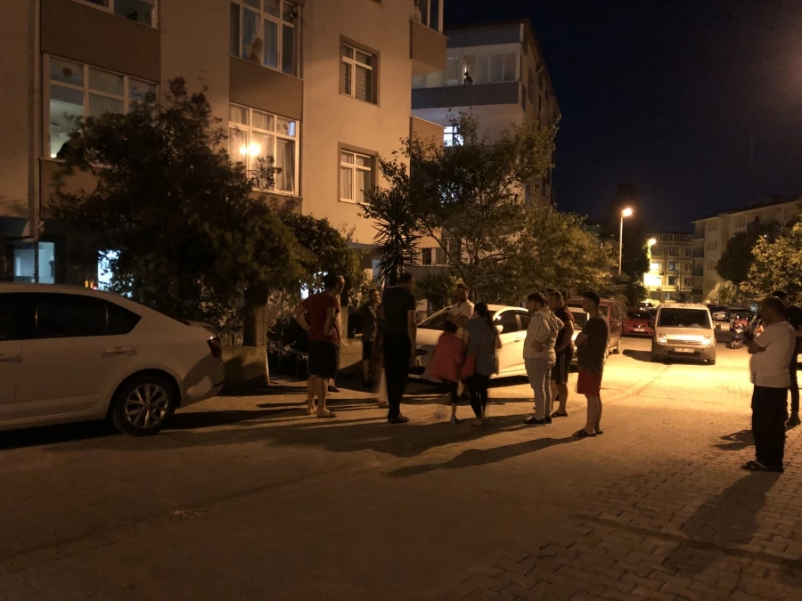 Sinop’ta camdan düşen çocuk yaralandı   