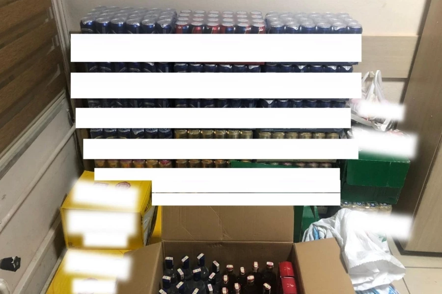 Apartmanda kaçak satışı yapılan 36 bin TL değerinde alkollü içecek yakalandı