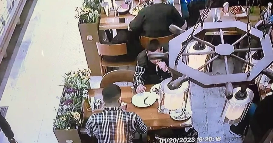 Eyüpsultan’daki restoranda yiyip içip hesabı ödemeden kaçtılar
