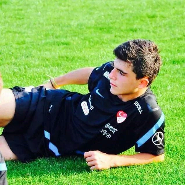 Depremde hayatını kaybeden futbolcu Giresun’da toprağa verildi
