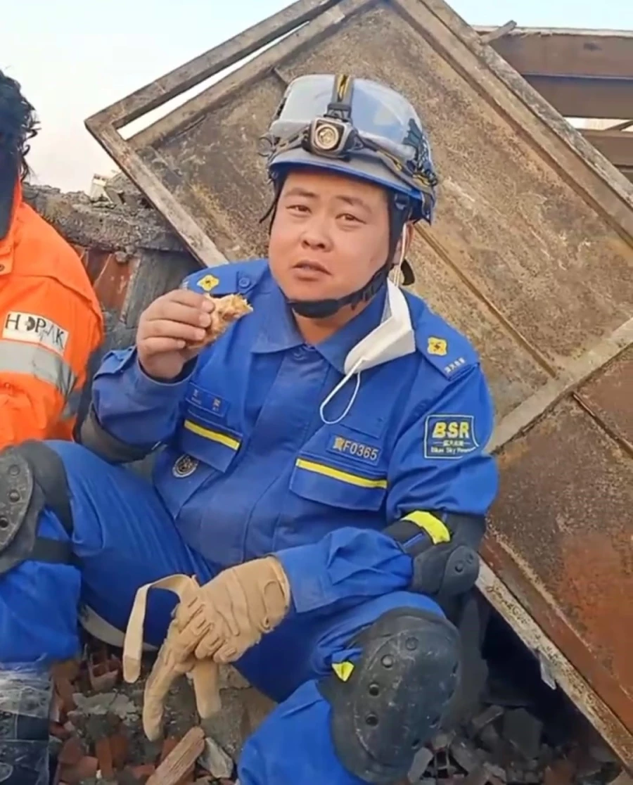 Çinli ekibe otlu peynir ikram eden arama kurtarma görevlisi konuştu   