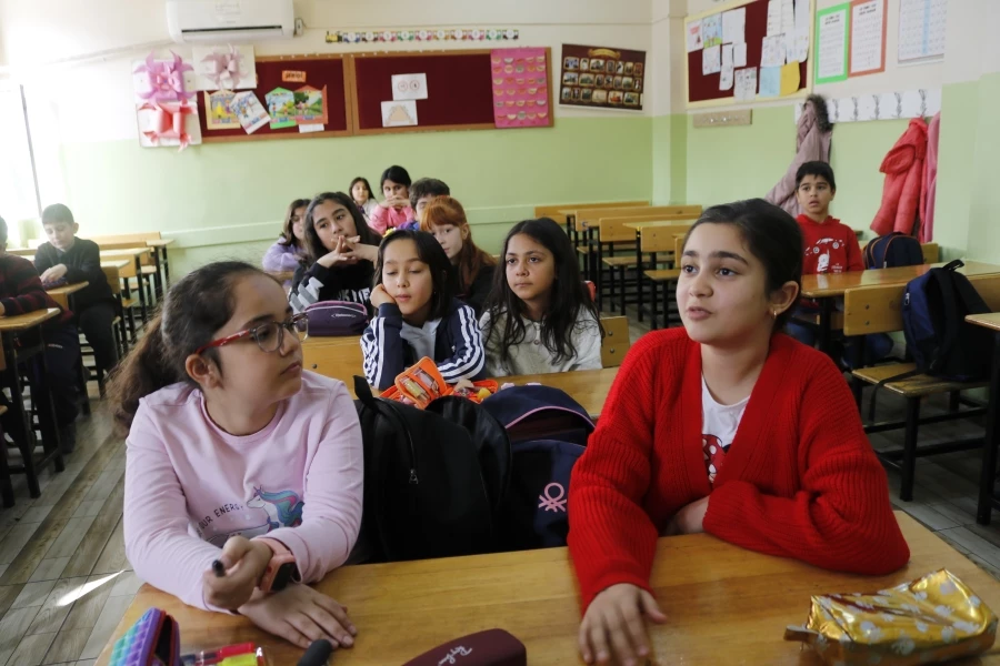 40 gün sonra Diyarbakır’da öğrenciler okuluna kavuştu 