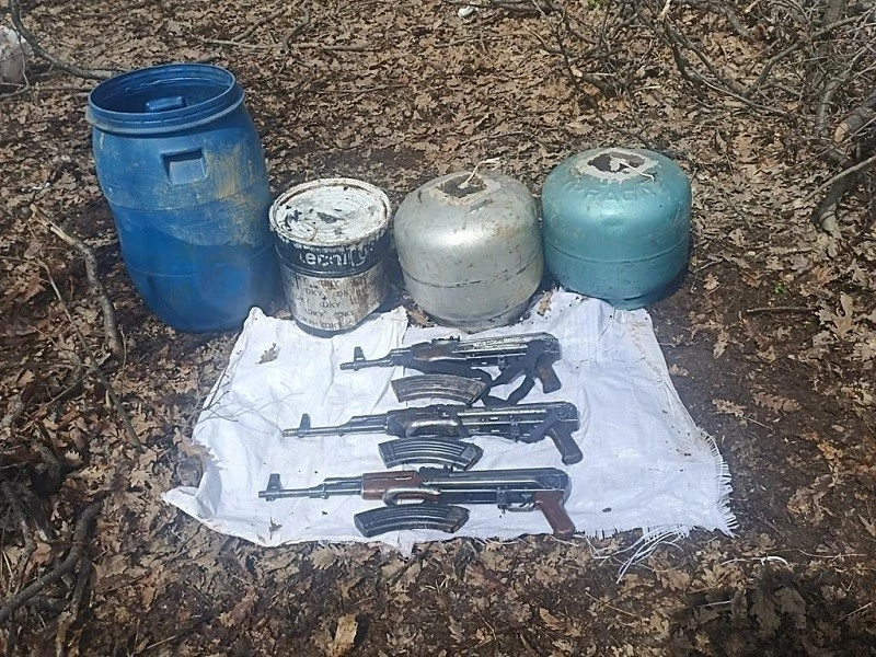  Bingöl’de terör örgütüne ait silah ve patlayıcı ele geçirildi   