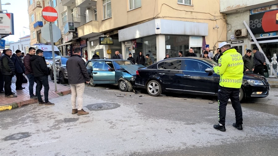 Sinop’ta 4 aracın karıştığı kazada 1 yaralı