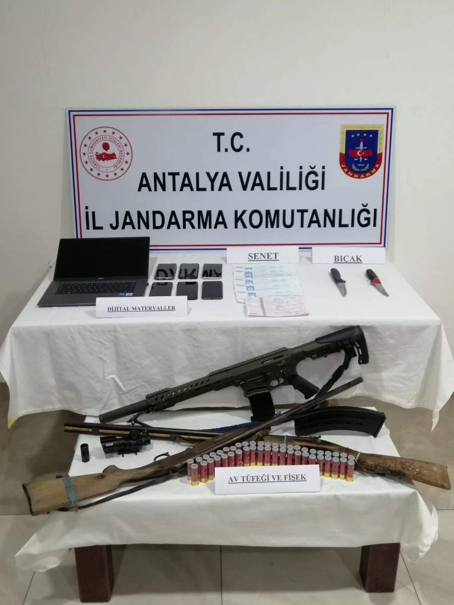  Antalya’da silah tehditli şantaj çetesine operasyon: 4 tutuklama 