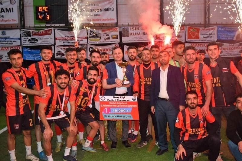 Kozluk geleneksel oruç ligi futbol turnuvanda kazanan 