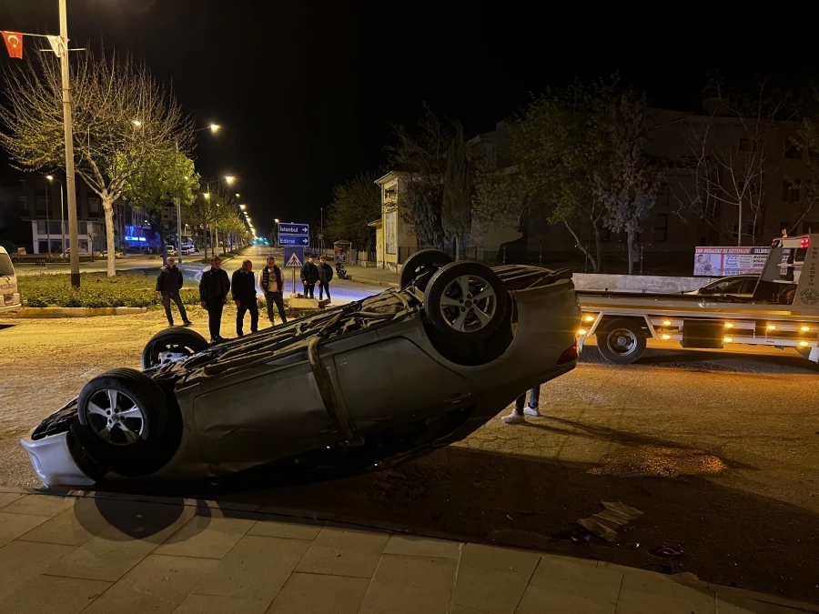 Gelibolu’da takla atan otomobildeki 2 kişi yaralandı