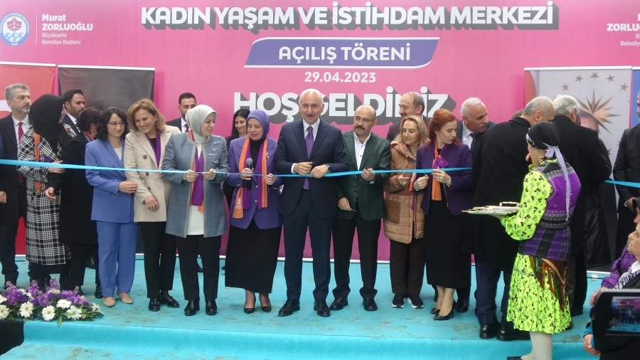 Bakan Karaismailoğlu, Kadın Yaşam ve İstihdam Merkezi’nin açılışını gerçekleştirdi   
