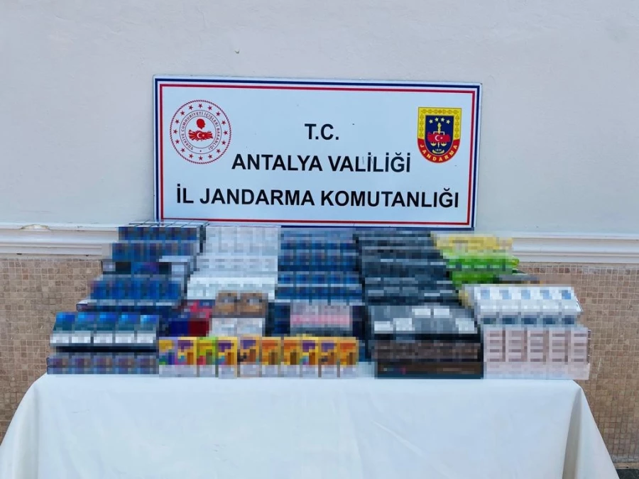  Antalya’da jandarmadan kaçak sigara operasyonu   