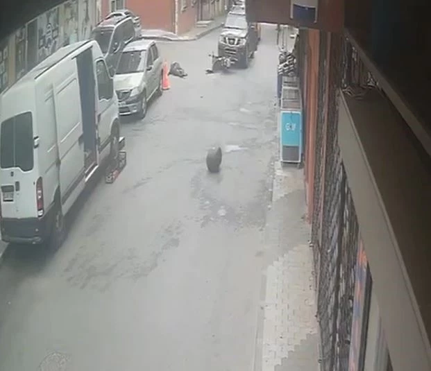 Arnavutköy’de feci motosiklet kazası kamerada   