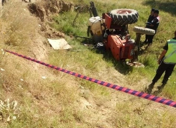 Tarladan dönen çiftçi evine 300 metre kala kazada öldü   