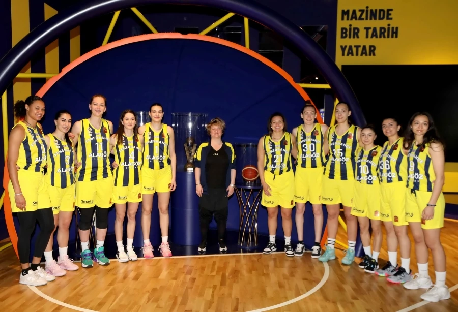  Fenerbahçe Kadın Basketbol Takımı