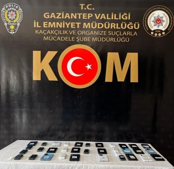  Gaziantep’te 34 adet kaçak cep telefonu ele geçirildi   