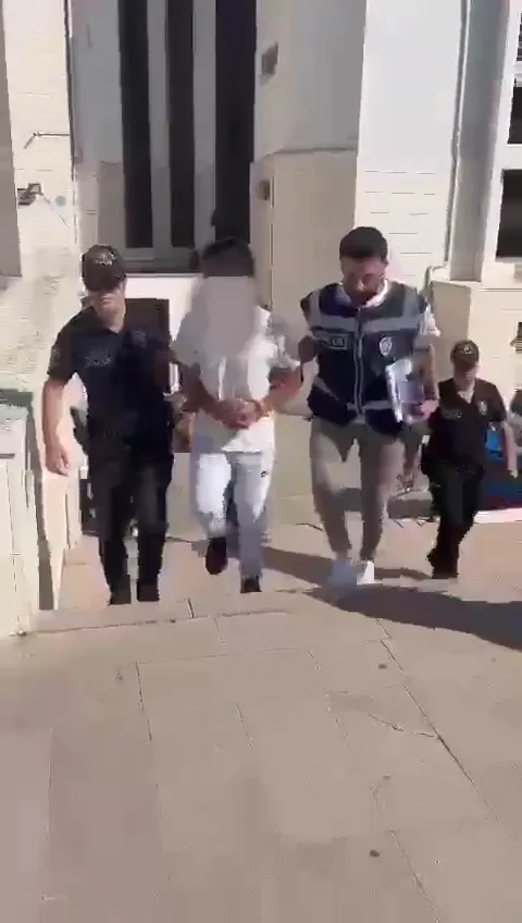 Adliyeye sevk edilen katil zanlısı tutuklandı 