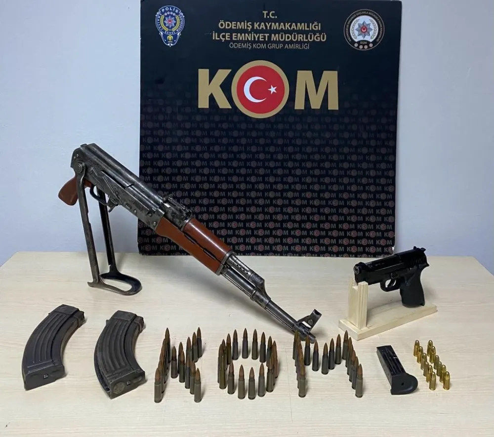  İzmir’de yasa dışı silah ticareti operasyonu   