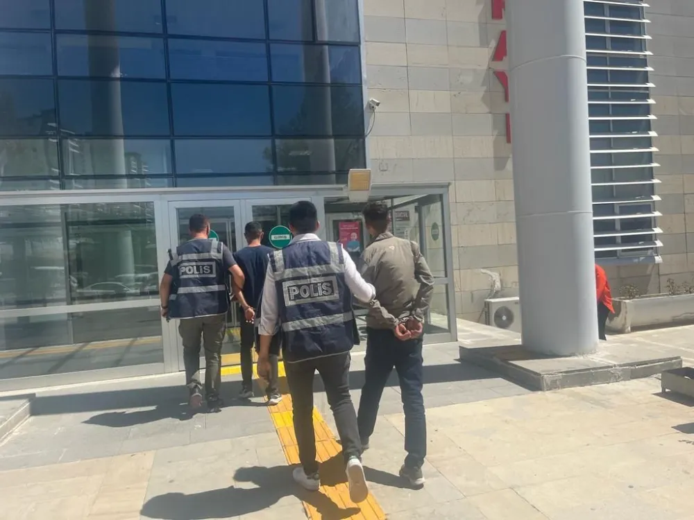 Elazığ’da kesinleşmiş hapis cezası bulunan 2 zanlı yakalandı   