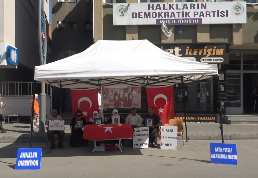 HDP önündeki evlat nöbeti devam ediyor
