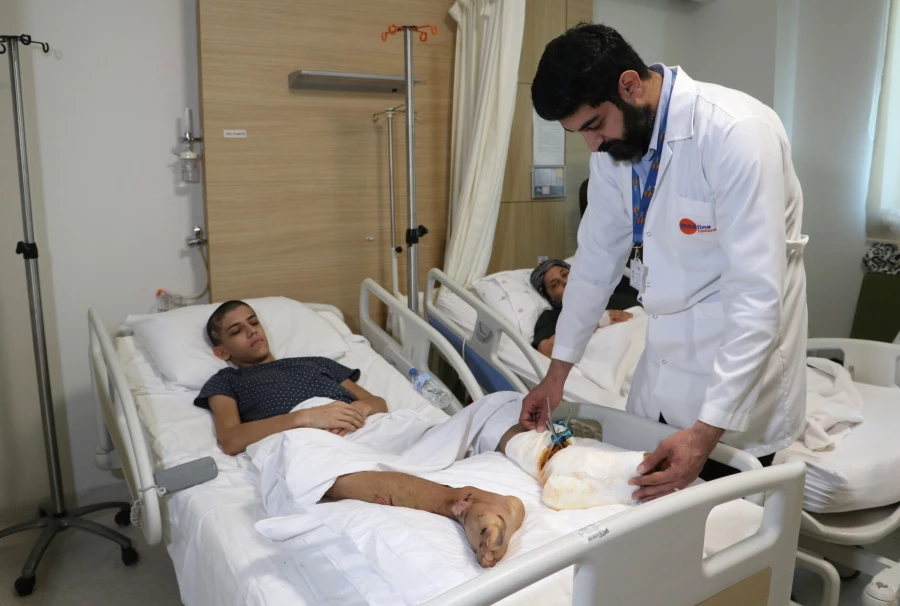 Eşi ve 1 evladını depremde kaybetti, kendisinin de sol kolu kesildi