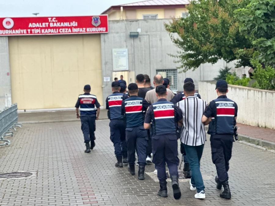 Balıkesir’de jandarmadan suç örgütüne operasyon 7 tutuklama   